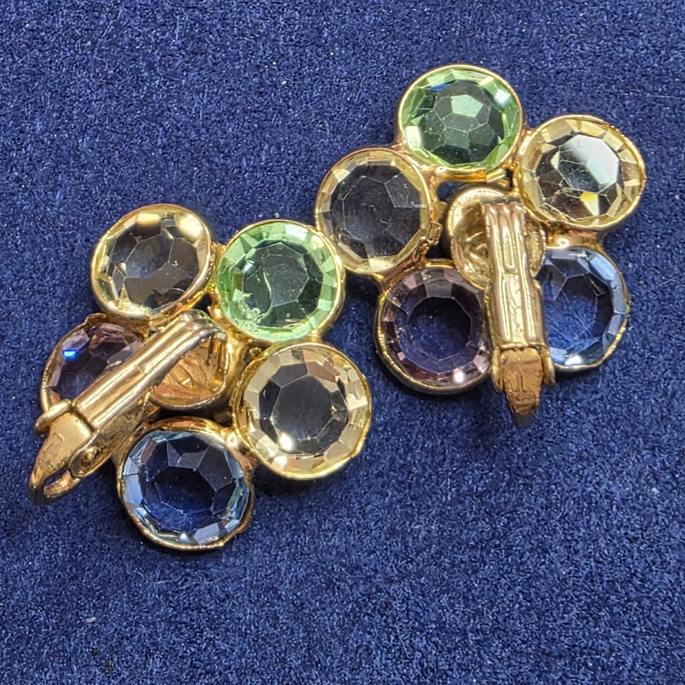 Gorgeous Crystal Clip On Earrings Vintage Multicolor Gold Tone 858 - Picture 2 of 4